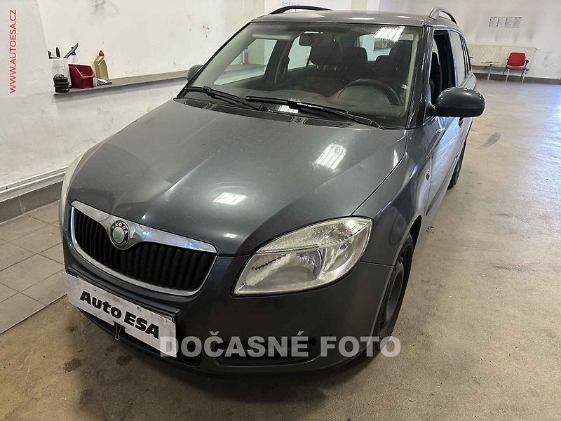 Škoda Fabia (2008) 1.4i, ČR, servis.kniha, AC - fotka 1 z 3