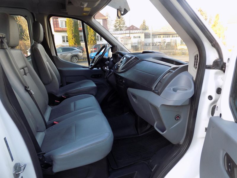 Ford Transit (2017) 2,0 96KW 7MÍST SKLÁPĚČ  - fotka 31 z 47