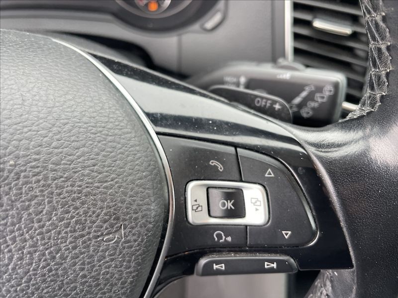 Volkswagen Sharan 2,0 TDi 135kw DSG 7míst Highli - fotka 17 z 46