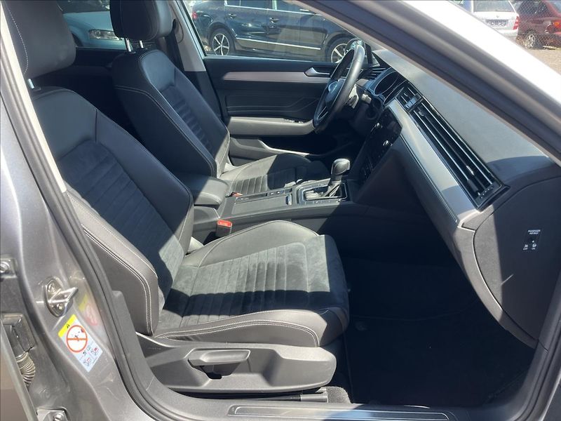 Volkswagen Passat 2,0 TDi 110KW DSG LED ELEGANCE - fotka 11 z 50