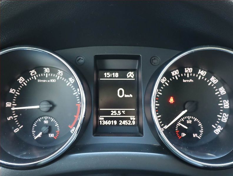 Škoda Yeti (2017) 2.0 TDI, Tempomat - fotka 11 z 17
