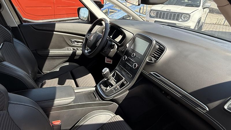 Renault Grand Scénic (2020) TCe,140PS,REZERVOVÁNO - fotka 43 z 45
