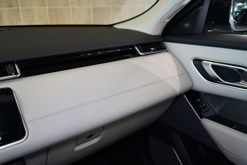 Land Rover Range Rover Velar R-Dynamic HSE, Masáž, Vzduch - fotka 40 z 46