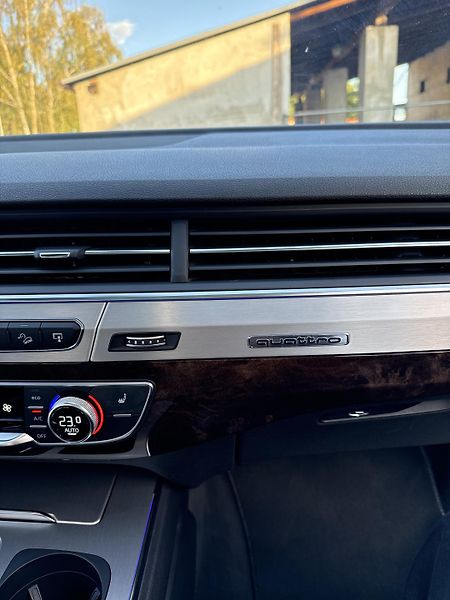 Audi SQ7 (2016) Audi SQ7 - fotka 22 z 43