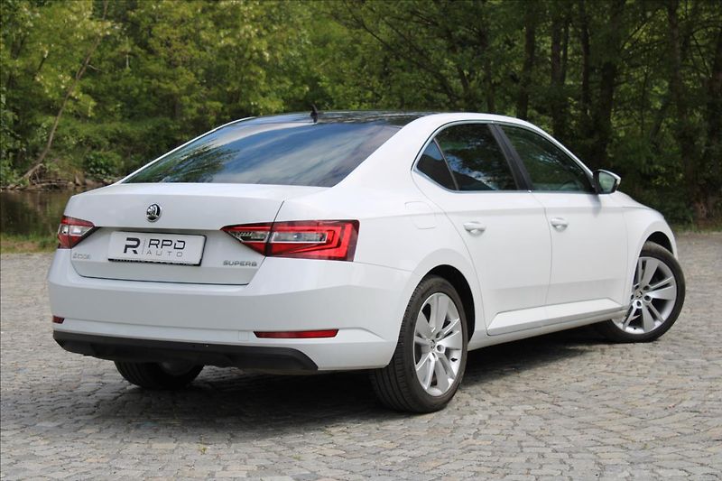 Škoda Superb 2.0 TDI/Style/4x4/DSG/140kW/CZ - fotka 2 z 40