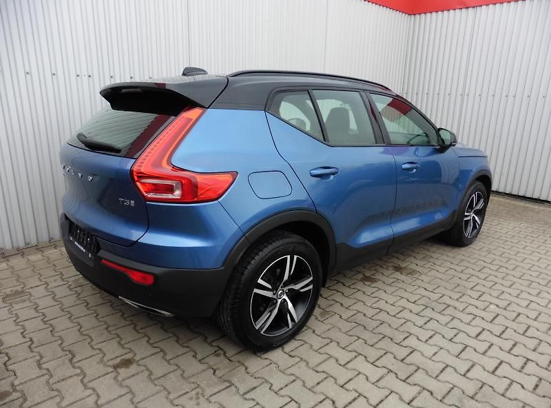 Volvo XC40 1,5 T3 R-Design 120kW A/T, nov - fotka 6 z 19