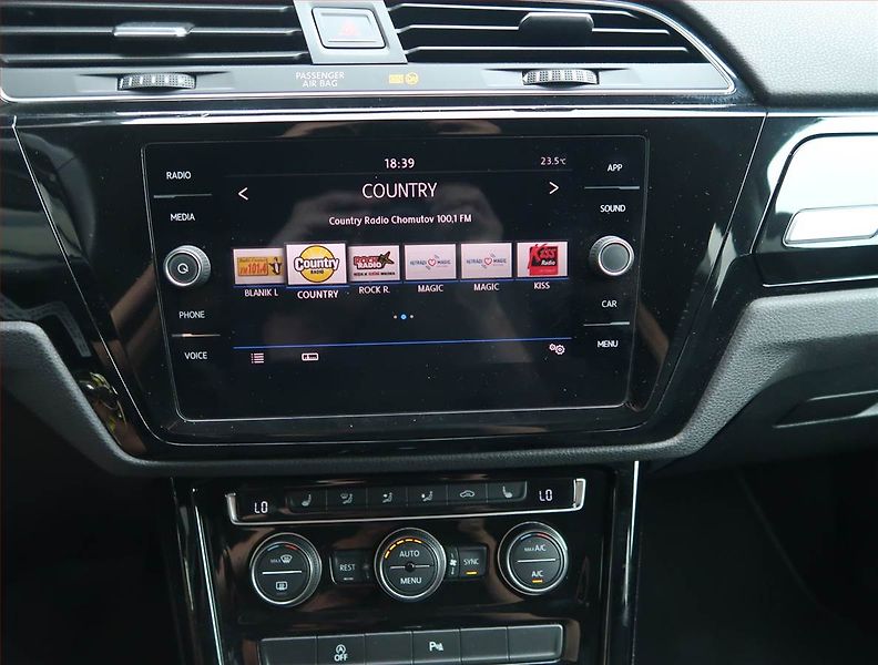 Volkswagen Touran (2018) Highline 1.8 TSI, Automat - fotka 12 z 18