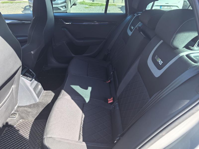 Škoda Octavia (2019) RS 2.0 - fotka 13 z 19