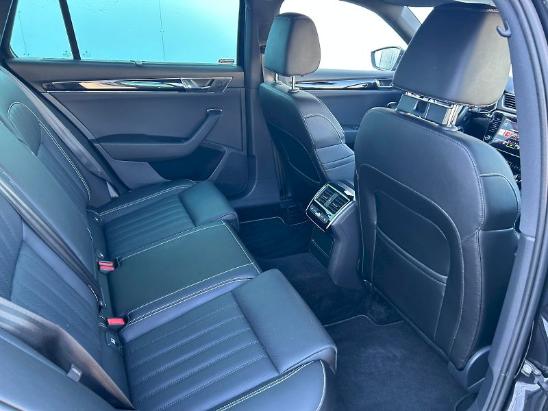 Škoda Superb (2022) SUP.COM L K TD 147/2.0 A7A - fotka 14 z 31