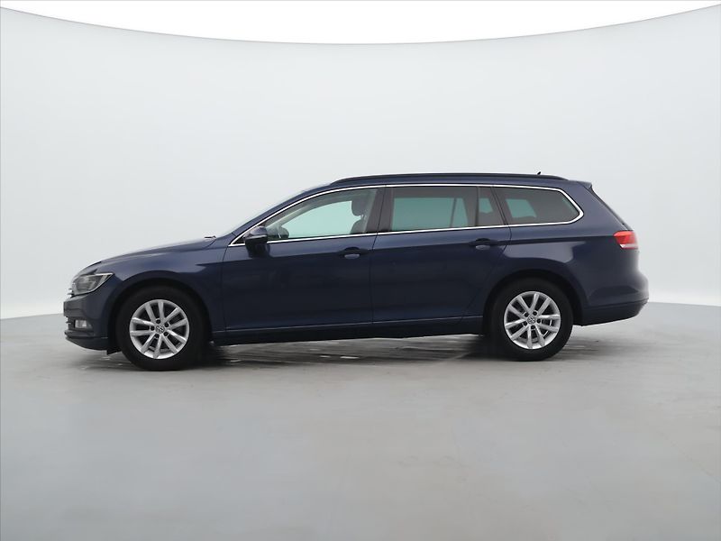 Volkswagen Passat 2.0 TDI 110kW Comfortline - fotka 3 z 29