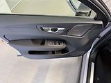Volvo XC60 (2026) B5 2.0L 250+14 HP AT8 FWD PLUS - náhled 16