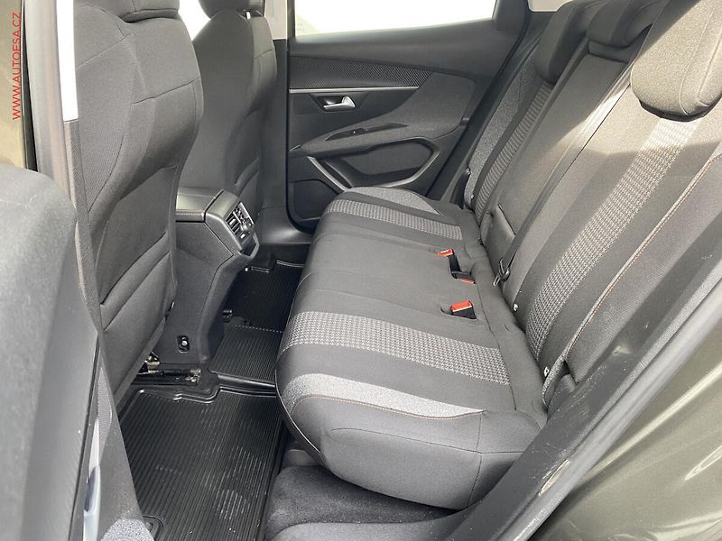Peugeot 3008 (2018) 2.0 HDi, ČR, Active - fotka 10 z 19