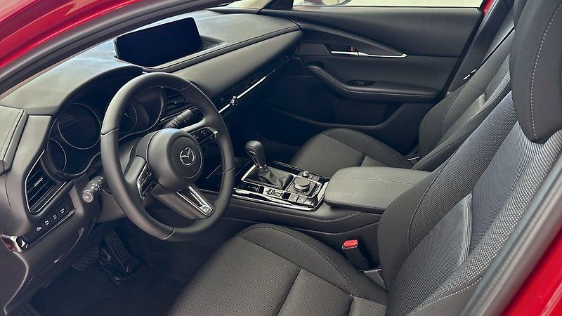 Mazda CX-30 (2026) 2.5 G140 Centre-line AT - fotka 6 z 24