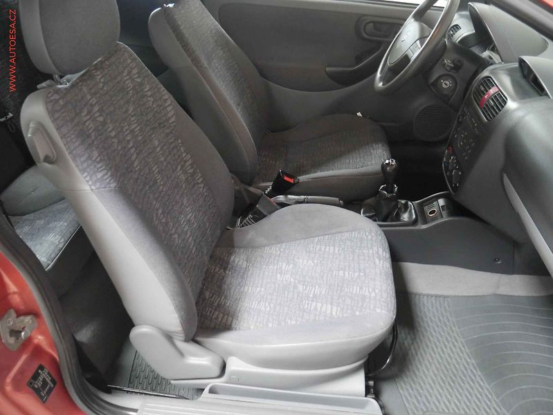 Opel Corsa (2002) 1.2i, ČR, STK4/28 - fotka 12 z 17