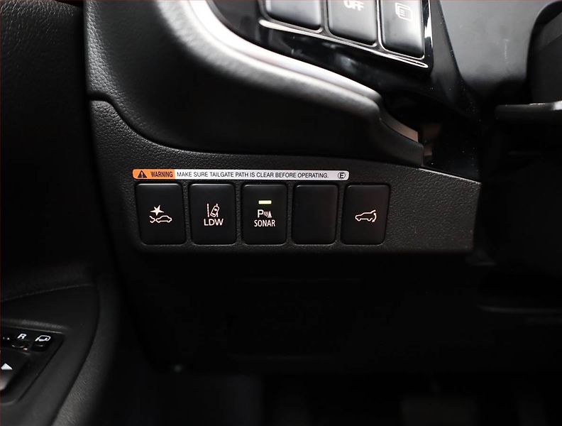 Mitsubishi Outlander (2017) 2.2 DI-D, 4X4, Automat - fotka 16 z 21