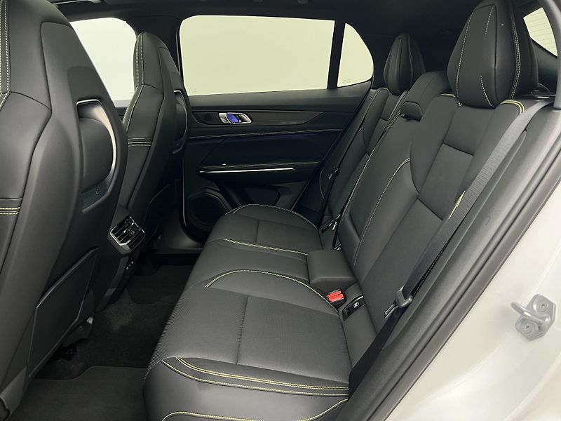 Lynk & Co 01 MORE PHEV AUT CZ 1.maj - fotka 6 z 54