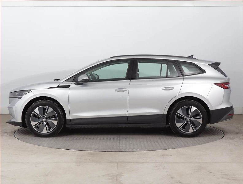 Škoda Enyaq (2023) Suite iV 60 (62 kWh), SoH 90% - fotka 3 z 22