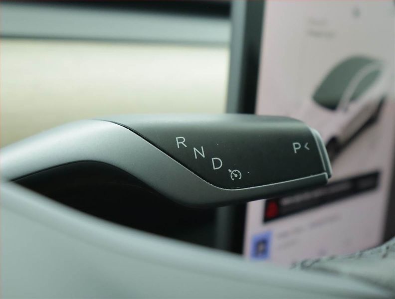 Tesla Model Y (2022) Long Range AWD 79kWh, SoH 89% - fotka 13 z 23