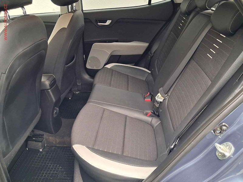 Kia Stonic (2019) 1.4i, ČR, Navi, kamera - fotka 10 z 18
