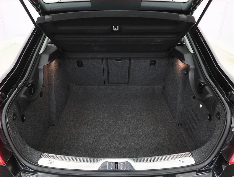 Škoda Superb (2011) Elegance 1.4 TSI, Navi, Xenony - fotka 14 z 23