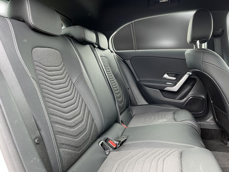 Mercedes-Benz Třídy A A-Třída 180 Progressive Editio - fotka 20 z 20