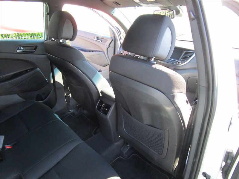 Hyundai Tucson 2.0CRDi 4WD, automat - fotka 28 z 47