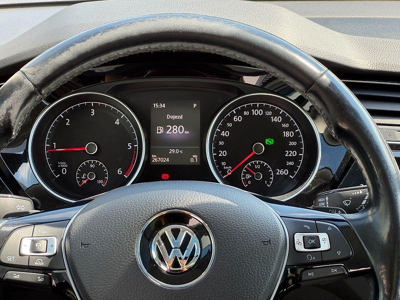 Volkswagen Touran (2017) Comfortline 2.0 TDI 110kW DSG - fotka 18 z 40