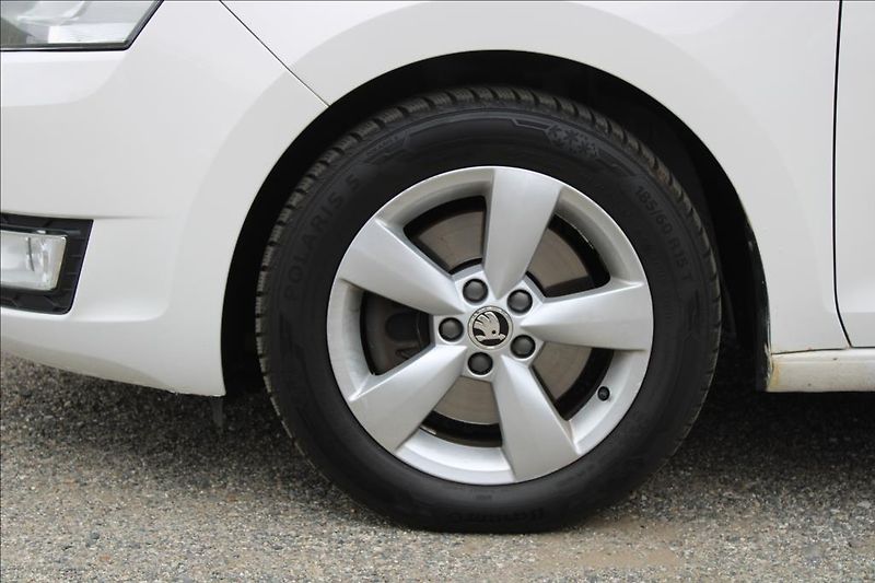 Škoda Rapid 1,6 TDi  DIG. KLIMA, STK 9/27 - fotka 15 z 23