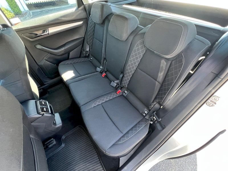 Škoda Karoq (2019) Ambition 1.6TDi 85kW 6°manuáln - fotka 13 z 30