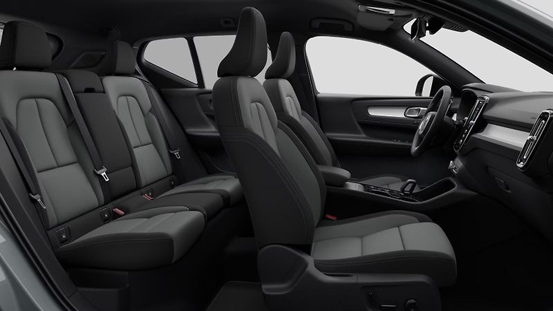 Volvo XC40 (2026) B3 AUT DARK PLUS - fotka 4 z 11