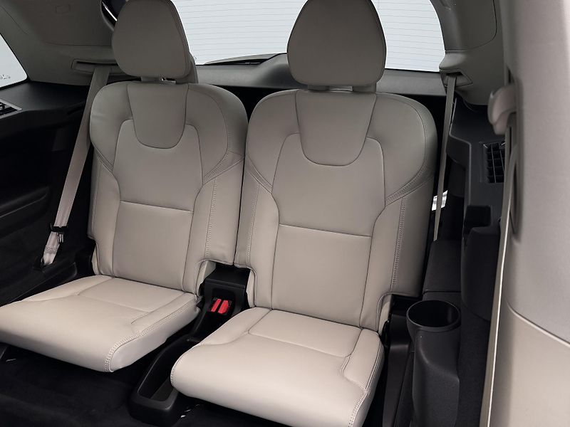 Volvo XC90 (2026) T8 AWD Plug-in BRIGHT PLUS 7m - fotka 19 z 25