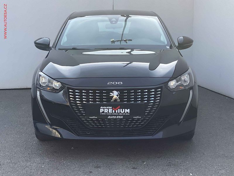 Peugeot 208 (2021) 1.2 PT, Allure, LED, navi - fotka 2 z 19