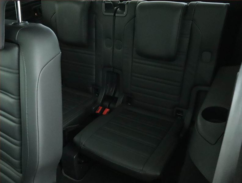 Volkswagen Touran (2019) Highline 1.5 TSI - fotka 18 z 21