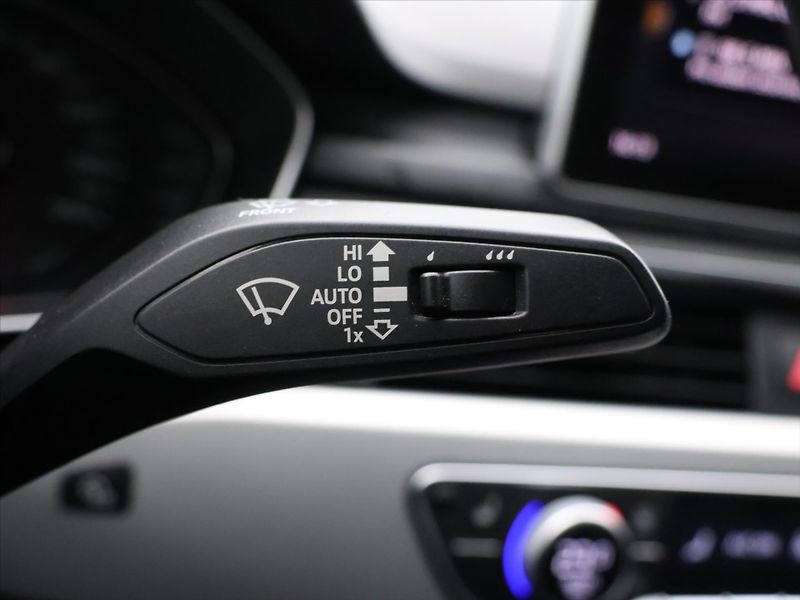 Audi A4 2,0 TFSI 185kW Quattro S-LINE - fotka 19 z 33