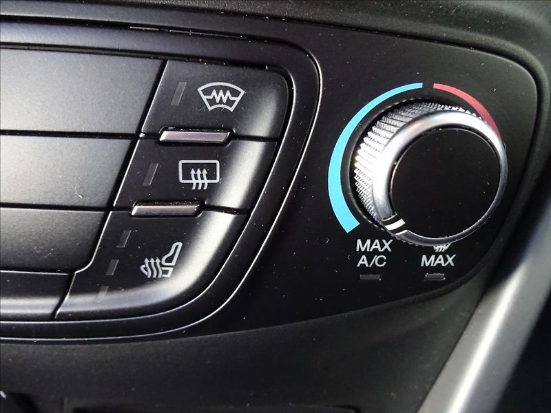 Ford B-MAX 1,0 i 74kW - fotka 34 z 47