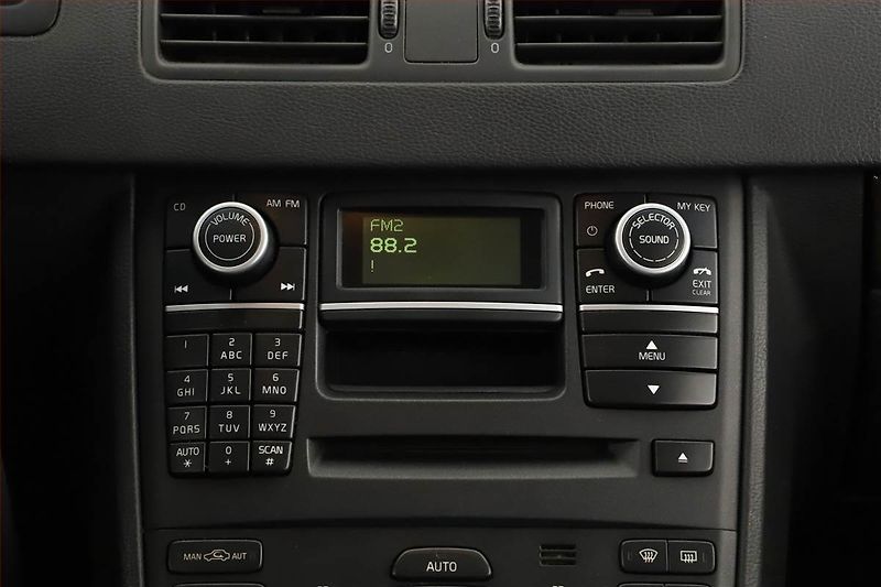 Volvo XC90 (2010) D5, 4X4, Automat, 7 míst - fotka 14 z 19