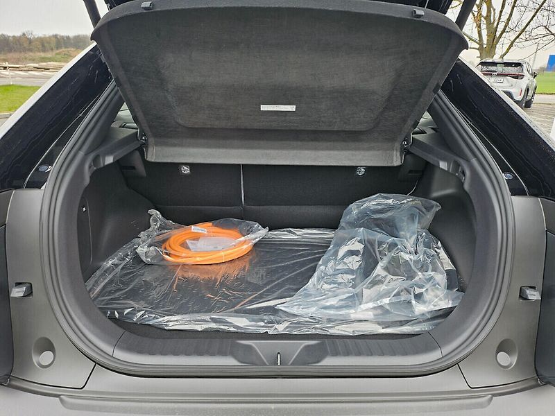 Toyota C-HR Executive VIP 4x4 - fotka 6 z 8