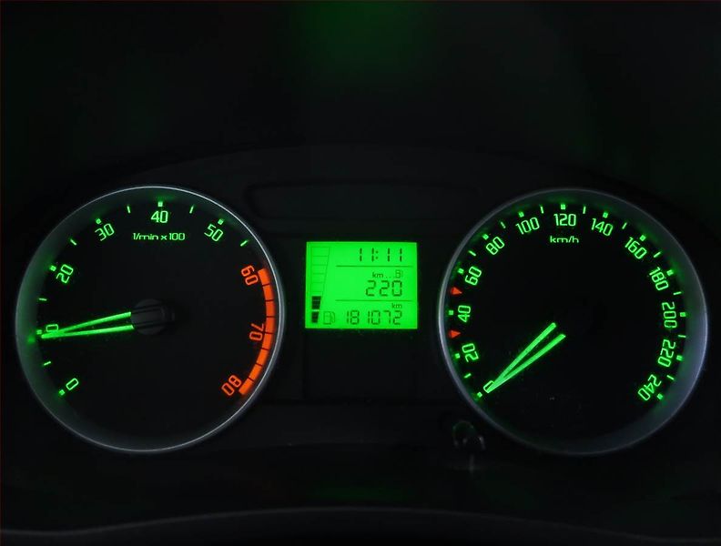 Škoda Roomster (2008) Comfort 1.2 12V, po STK - fotka 11 z 14