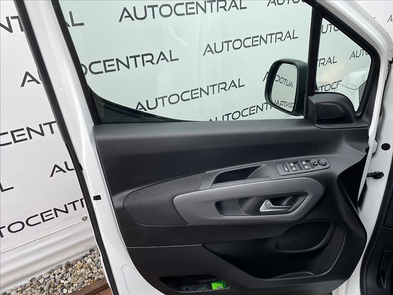 Toyota ProAce City Verso 1,2 i,81kW,STK 2/28 - fotka 18 z 21