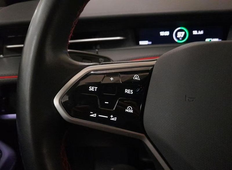 Volkswagen ID.7 Tourer GTX 360kam Masáž HuD Tažné - fotka 14 z 18