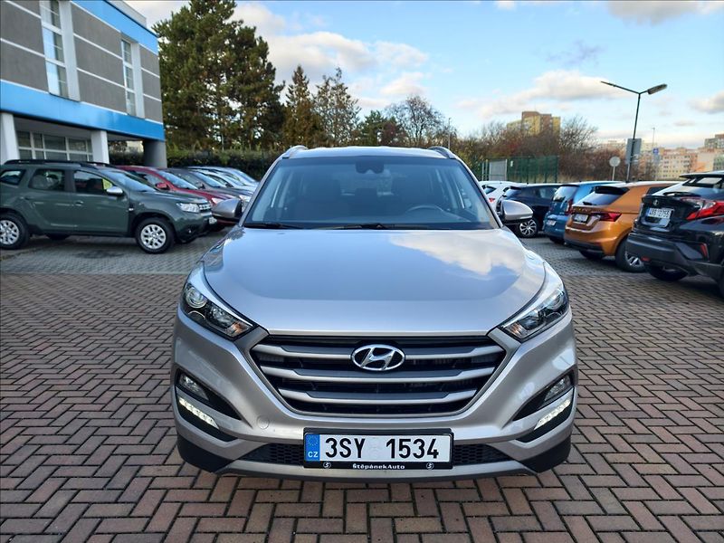 Hyundai Tucson 1,7 CRDi Welcome Style - fotka 4 z 23