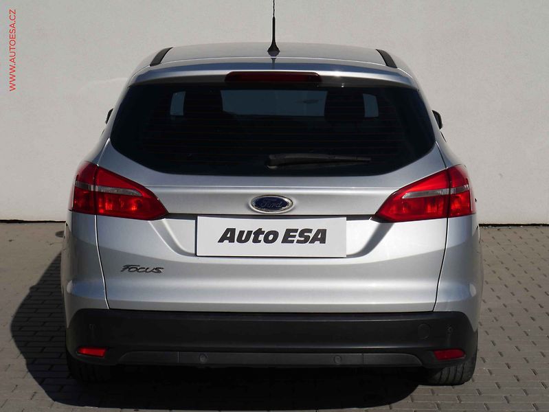 Ford Focus (2015) 1.5 TDCi, ČR, AC, temp - fotka 5 z 20