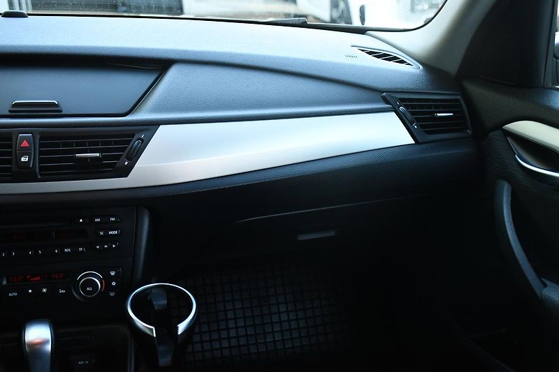 BMW X1 xDrive18d 2xALU - fotka 12 z 37