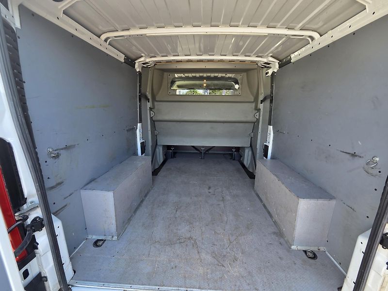 Peugeot Boxer (2021) 2.2 BHDi 140 L2H1 MAN6 - fotka 13 z 22