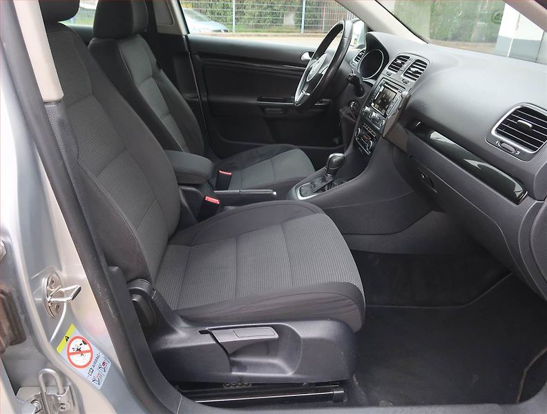 Volkswagen Golf (2012) 2.0 TDI, Automat, Navi - fotka 9 z 19