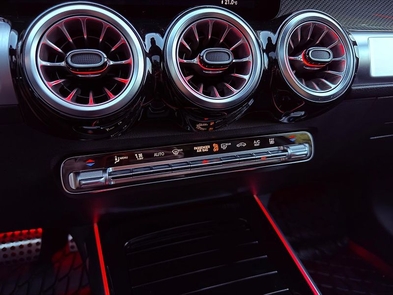 Mercedes-Benz GLB 35 AMG 4Matic 8G, ČR, 1.Maj, S - fotka 26 z 32