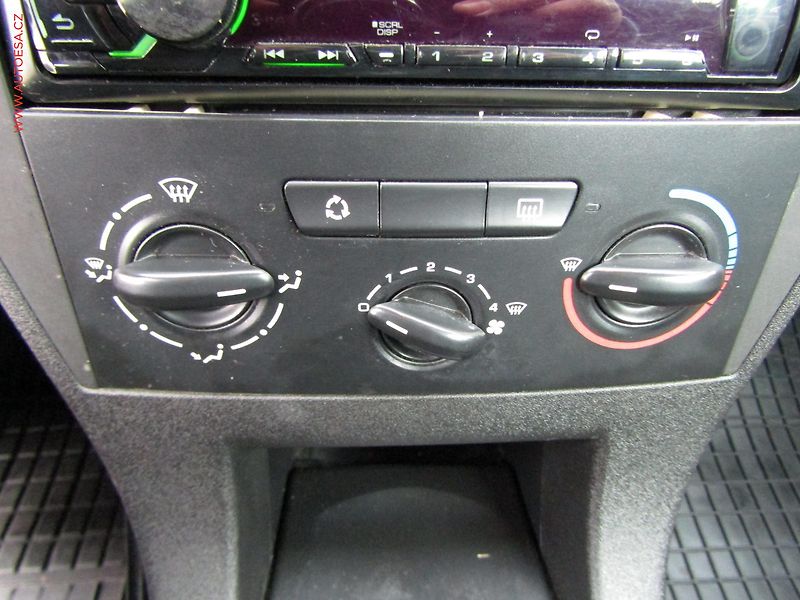 Citroën C4 (2007) 1.4i 16V, ČR, servis.kniha - fotka 15 z 17