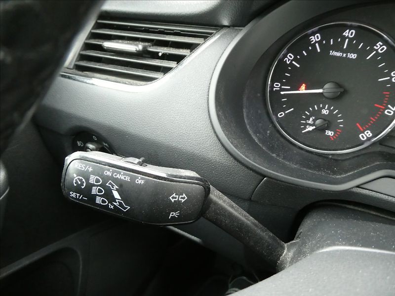 Škoda Octavia 1,4 TSi 110kW DSG, 2x Alu kola - fotka 33 z 42