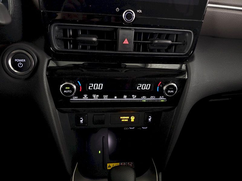Toyota Yaris Cross (2025) 1.5HEV 130k EXECUTIVE - fotka 15 z 25