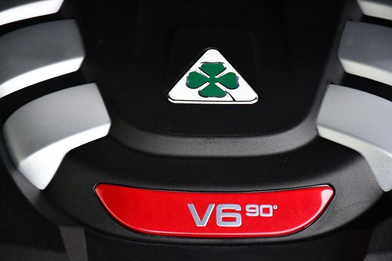 Alfa Romeo Stelvio 2.9V6 Bi-T.382 kW QUADRIFOGLIO - fotka 46 z 46